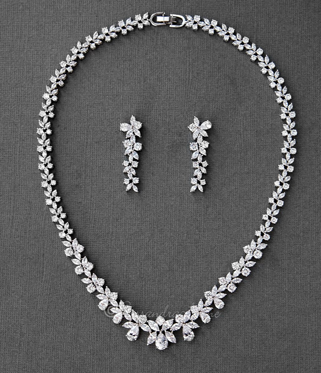 Bridal Necklace Set of Graduated Teardrops - Cassandra Lynne