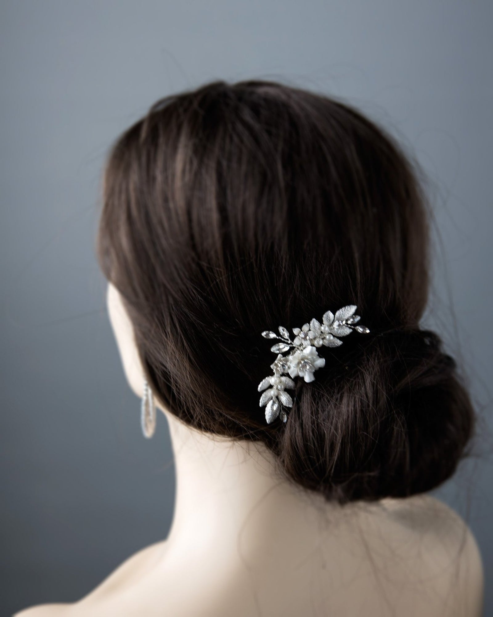 Pearl Wedding Comb with Porcelain Luster Flower - Cassandra Lynne