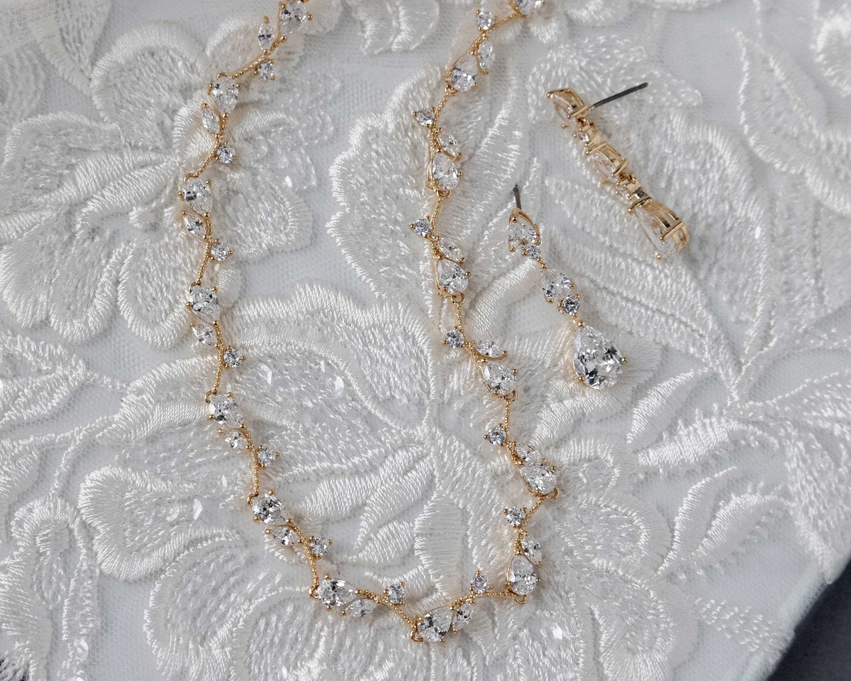 Pear Flower Buds Linked CZ Necklace and Earrings