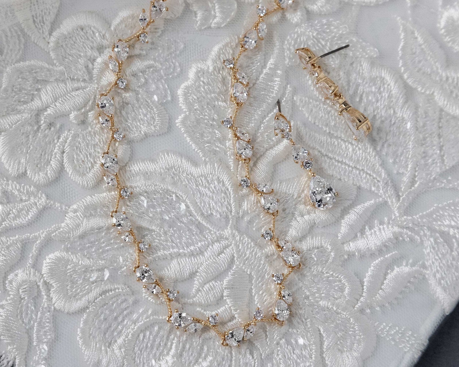 Pear Flower Buds Linked CZ Necklace and Earrings