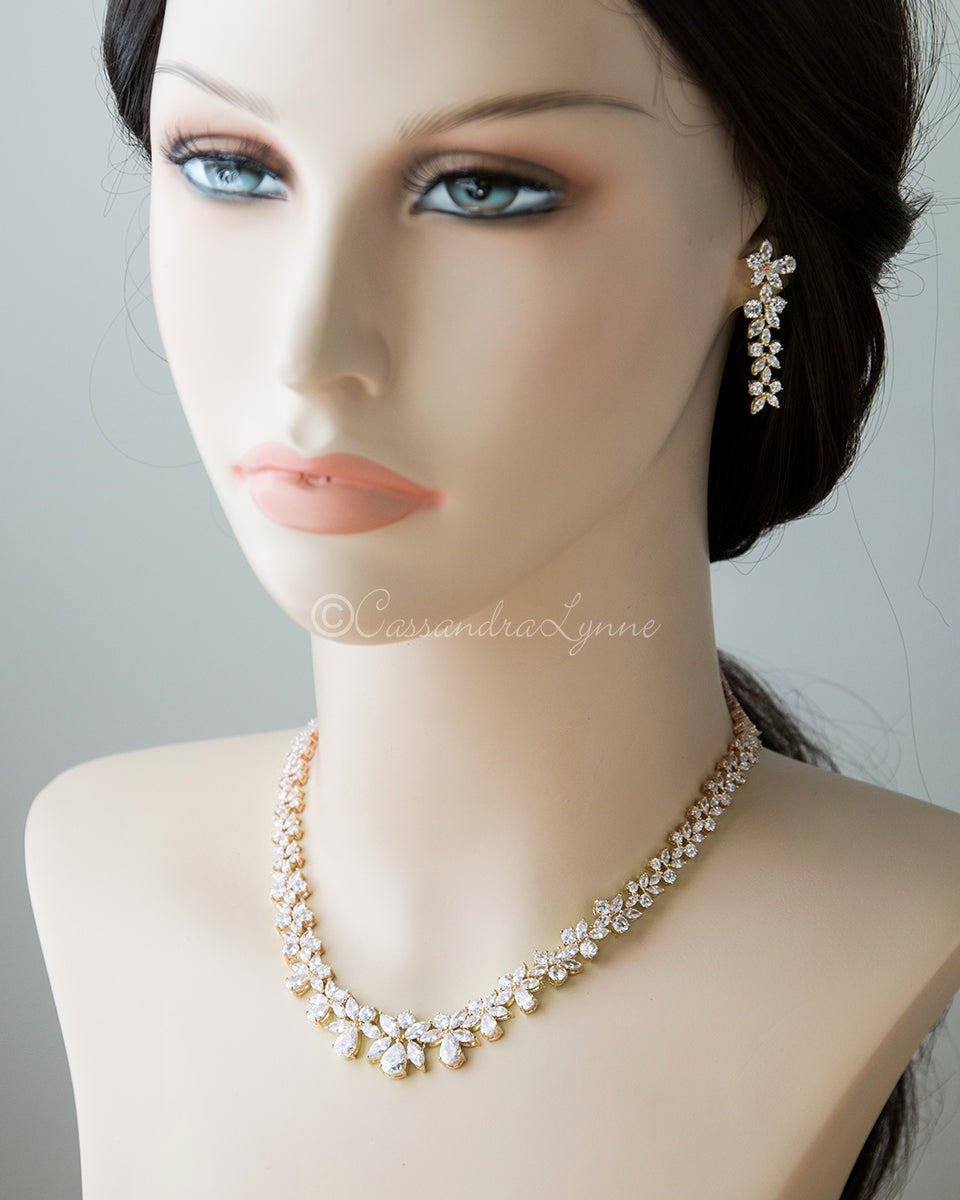 Bridal Necklace Set of Graduated Teardrops - Cassandra Lynne