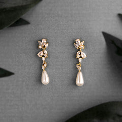 ピアス Teardrop Pearl Unbalanced Earrings - Silver Teardrop Pearl Earrings