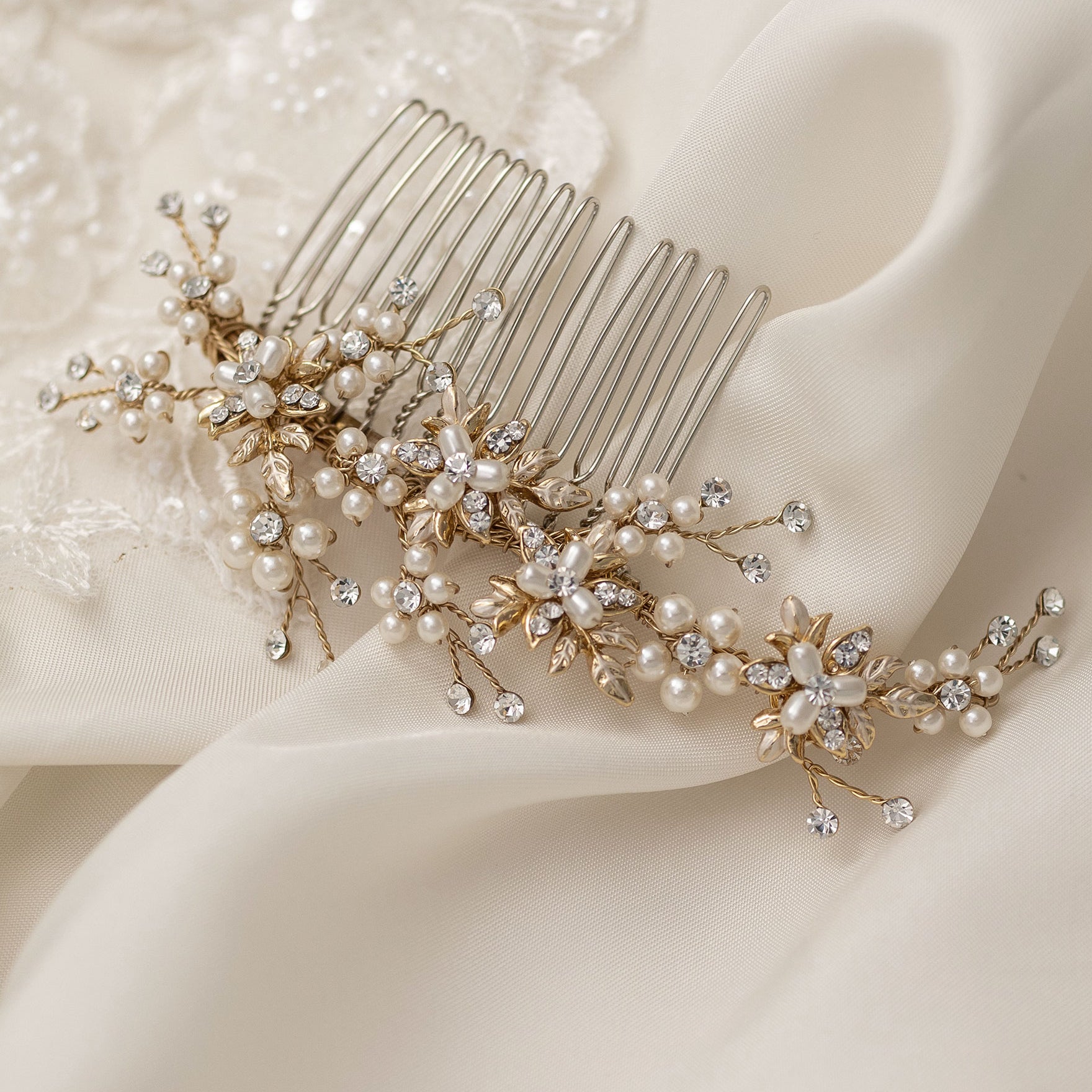 Delicate Wedding Hair Comb with Pearls - gold- Cassandra-Lynne