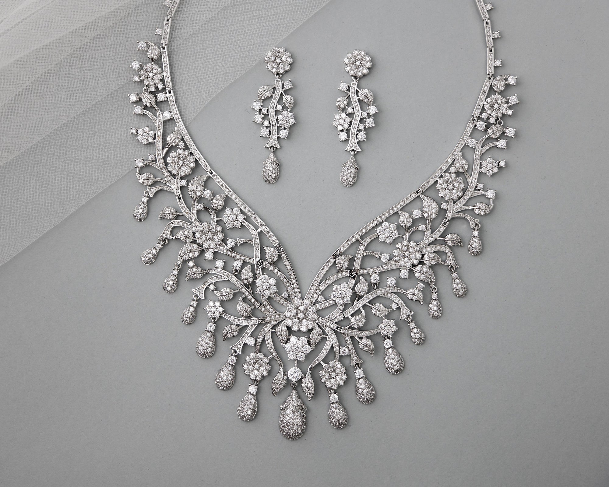 Glamorous Collar Style Floral CZ Necklace Set