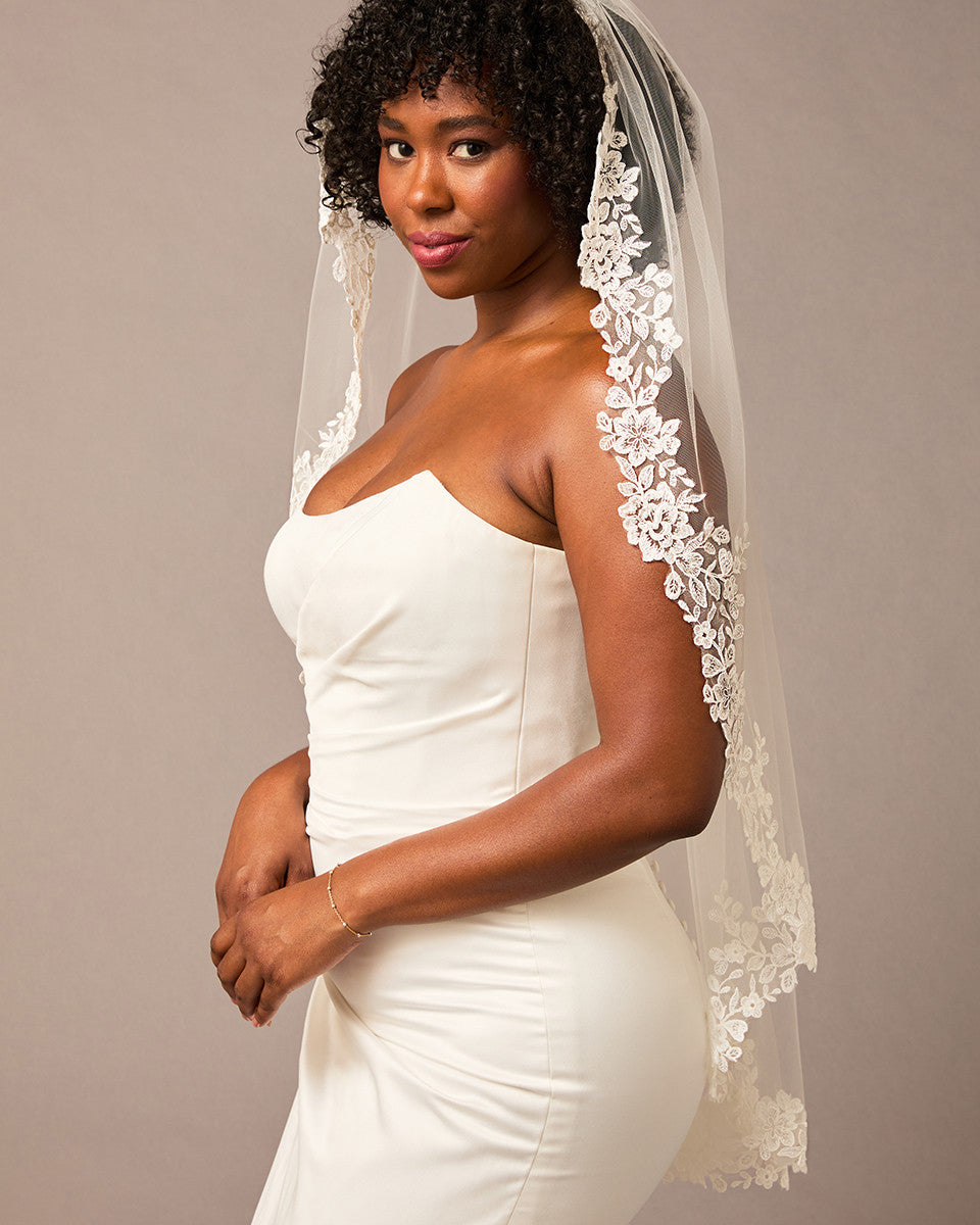 Ivory Lace Trim Fingertip Bridal Veil