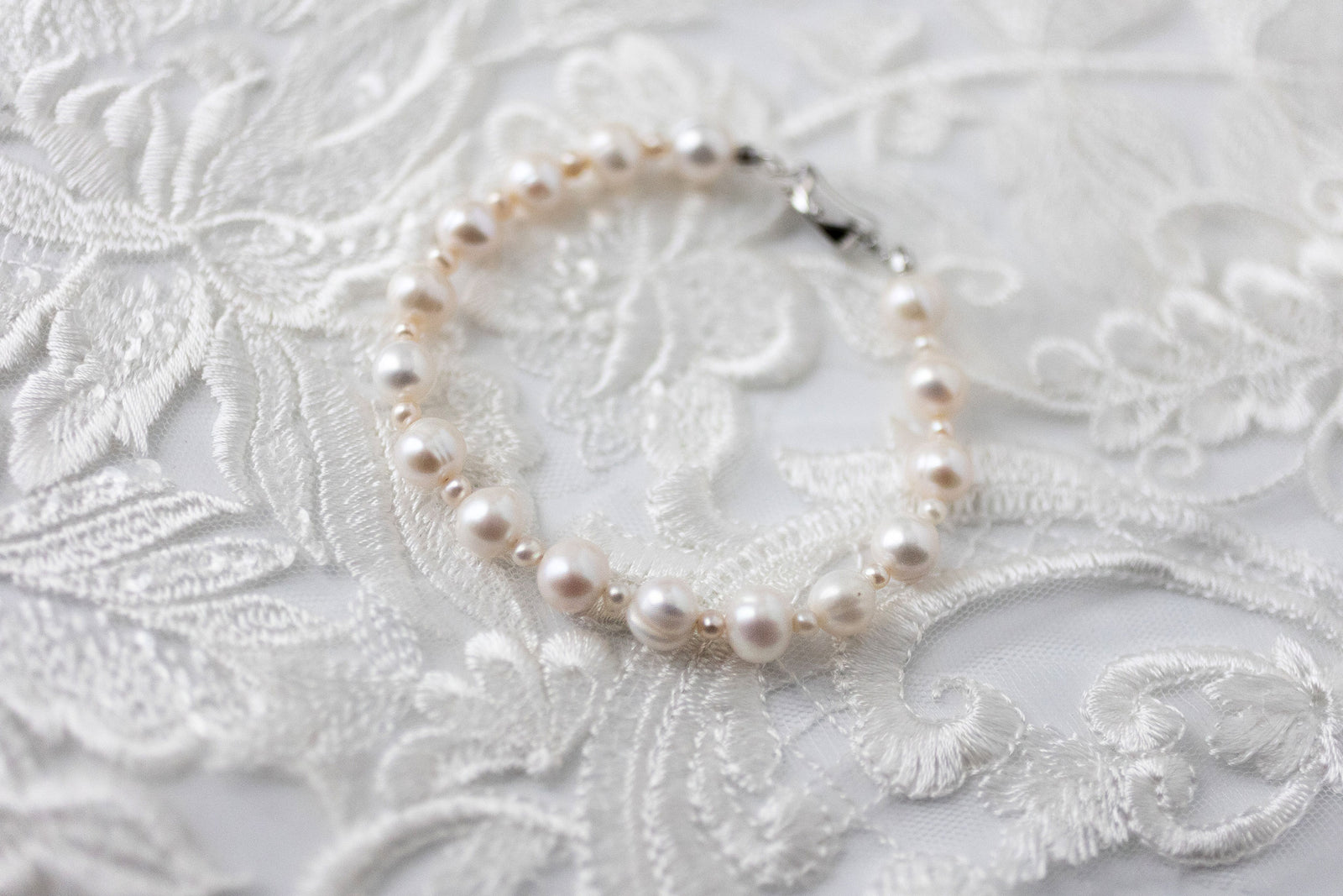 Alternating Freshwater Pearl Bracelet - Cassandra Lynne