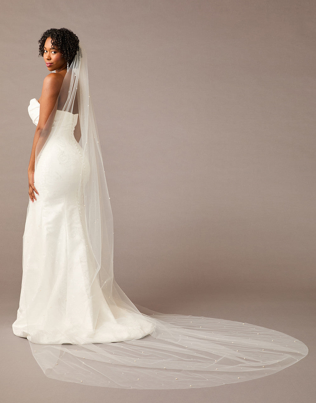 Cathedral Bridal Veil with Scatter of Crystals and Freshwater Pearls
