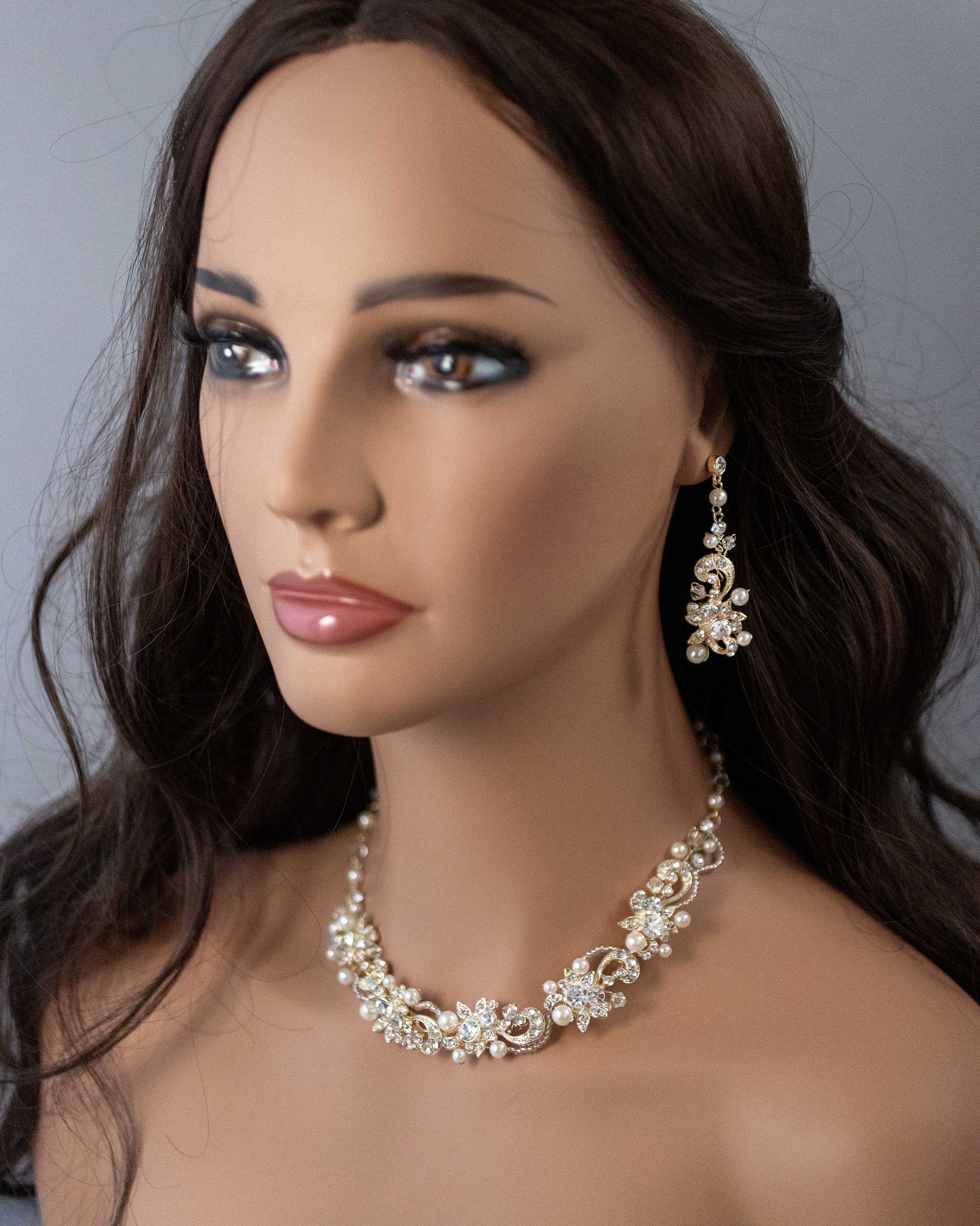 Gold Necklace Set for the Bride with Pearls