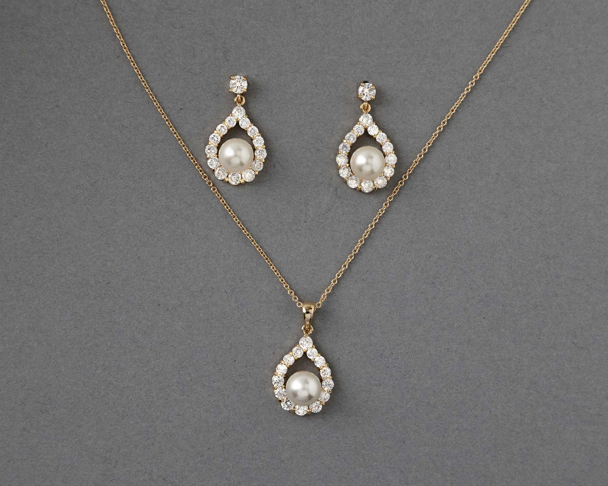 Wedding Jewelry Set of Pearl Drops Necklace