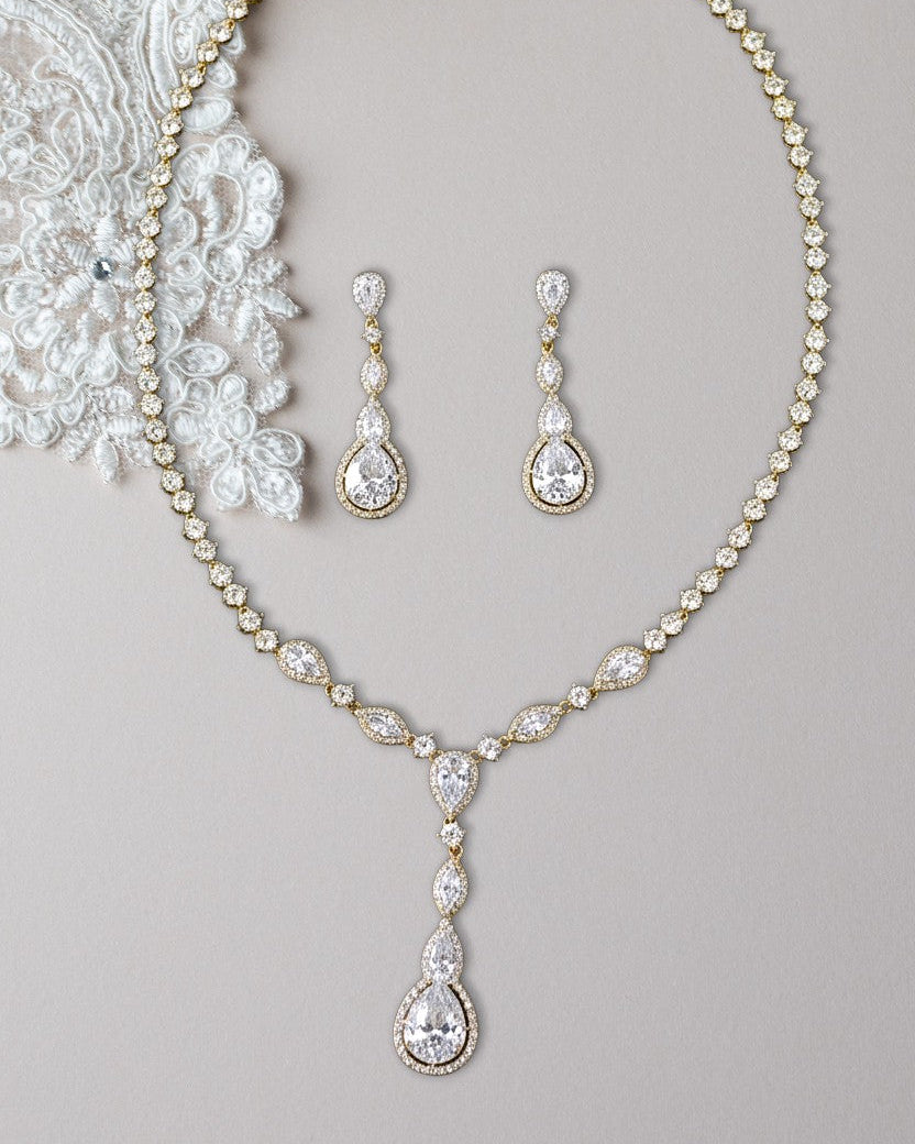 gold vintage inspired wedding neckalce Cassandra Lynne