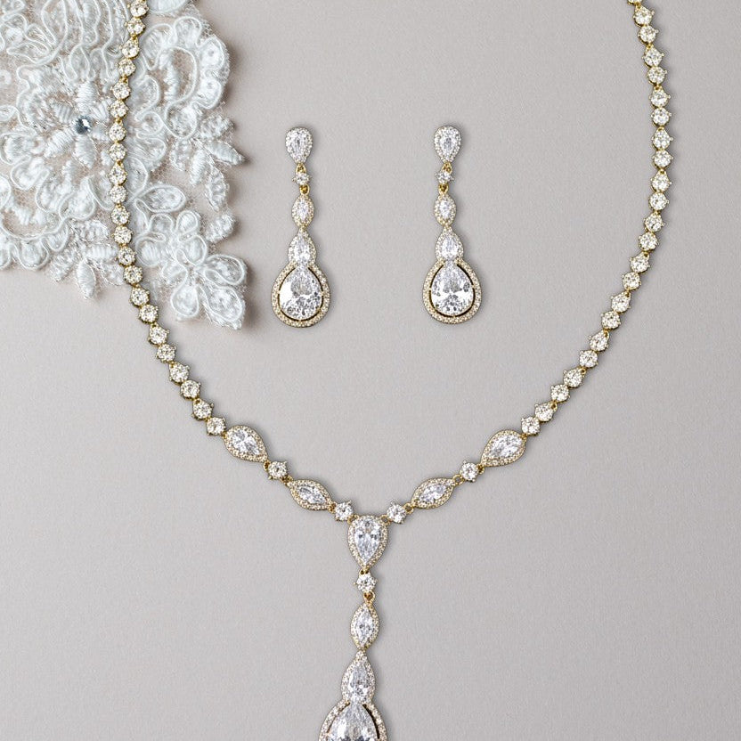 gold vintage inspired wedding neckalce Cassandra Lynne