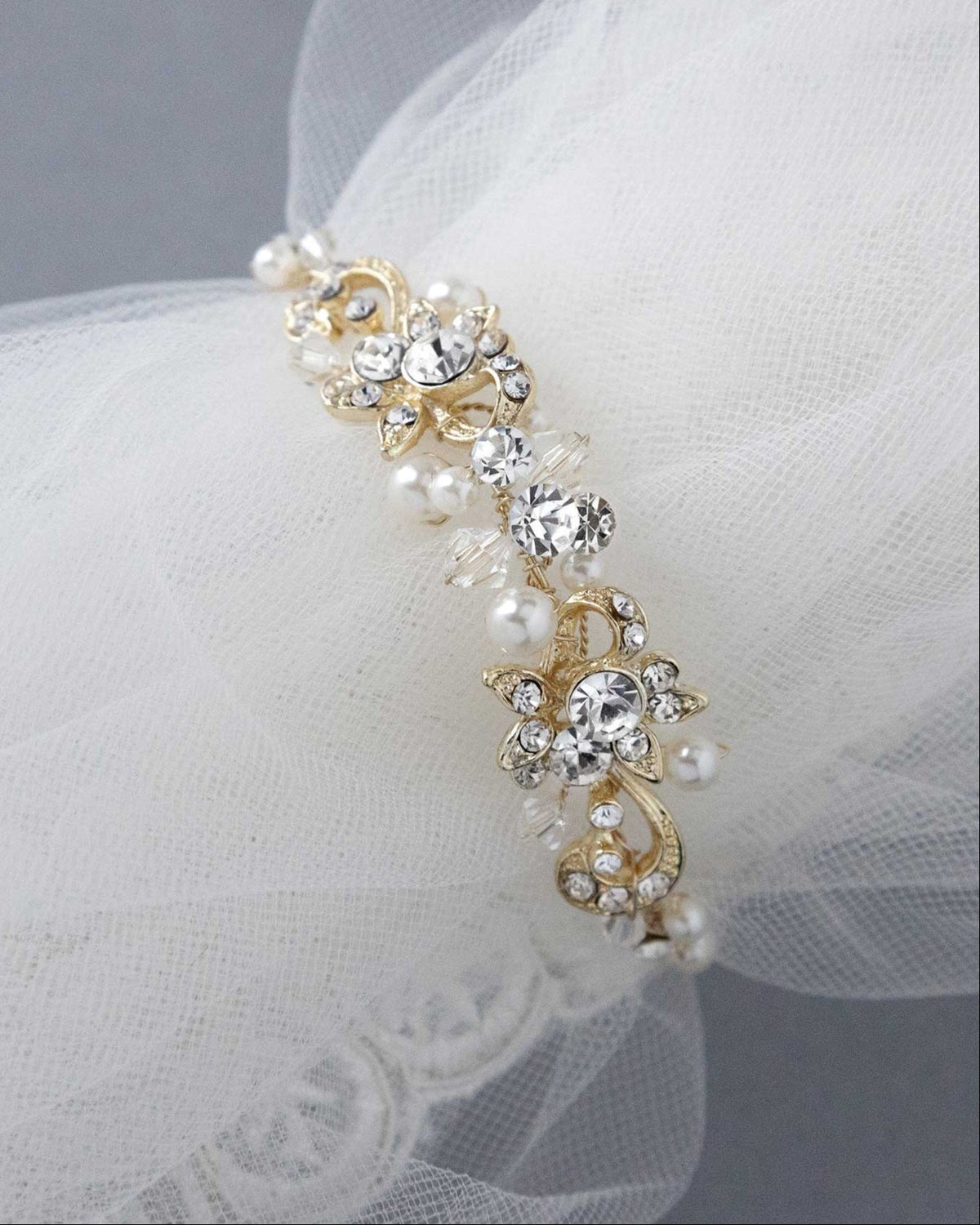 Gold Bracelet for the Bride with Pearls