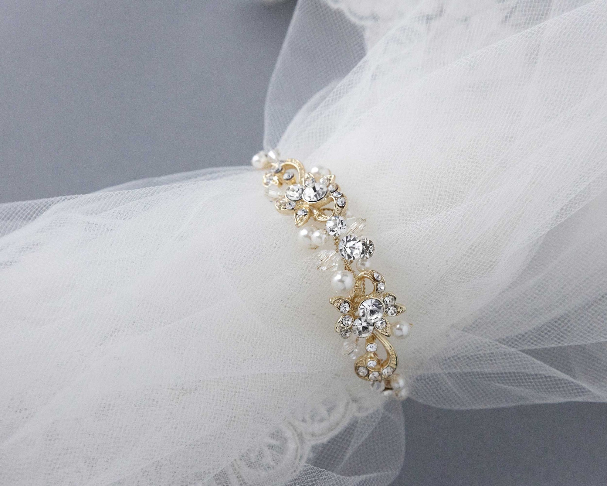 Gold Bracelet for the Bride with Pearls