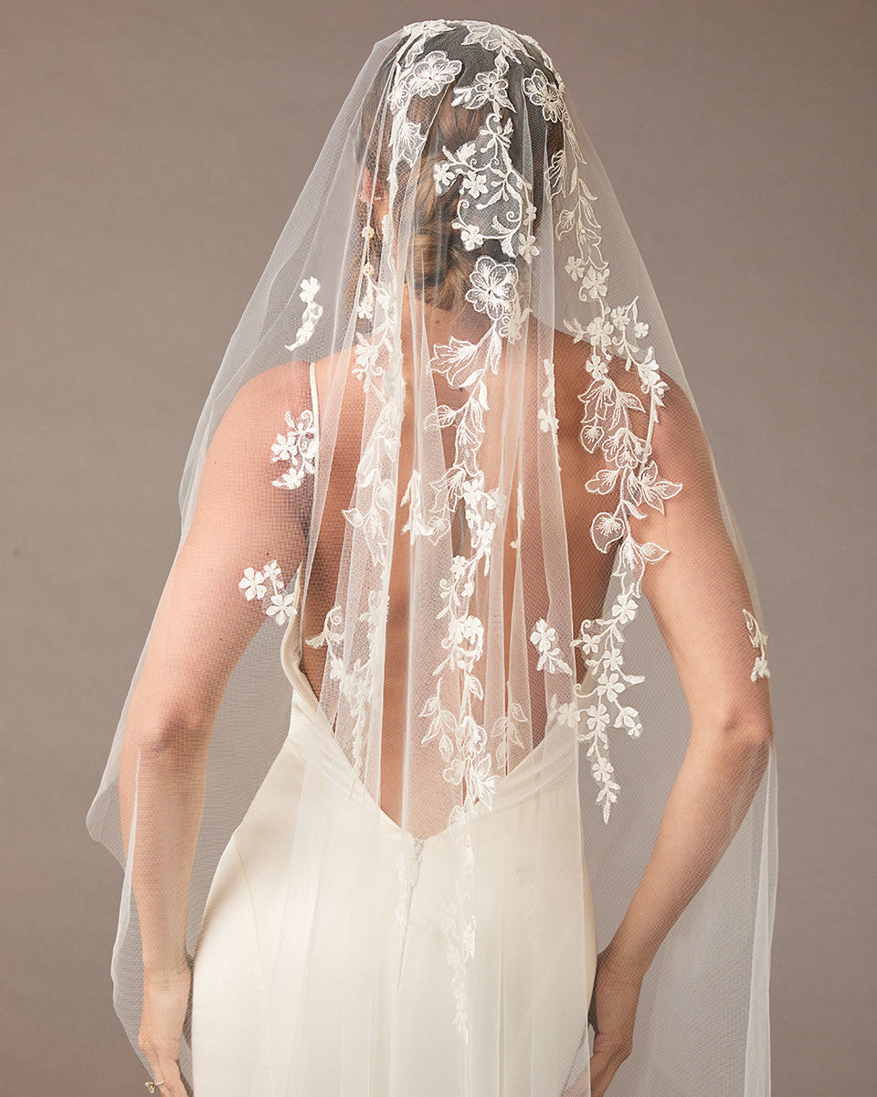 Waltz Mantilla Veil with Lace at the Comb Ivory -Cassandra Lynne