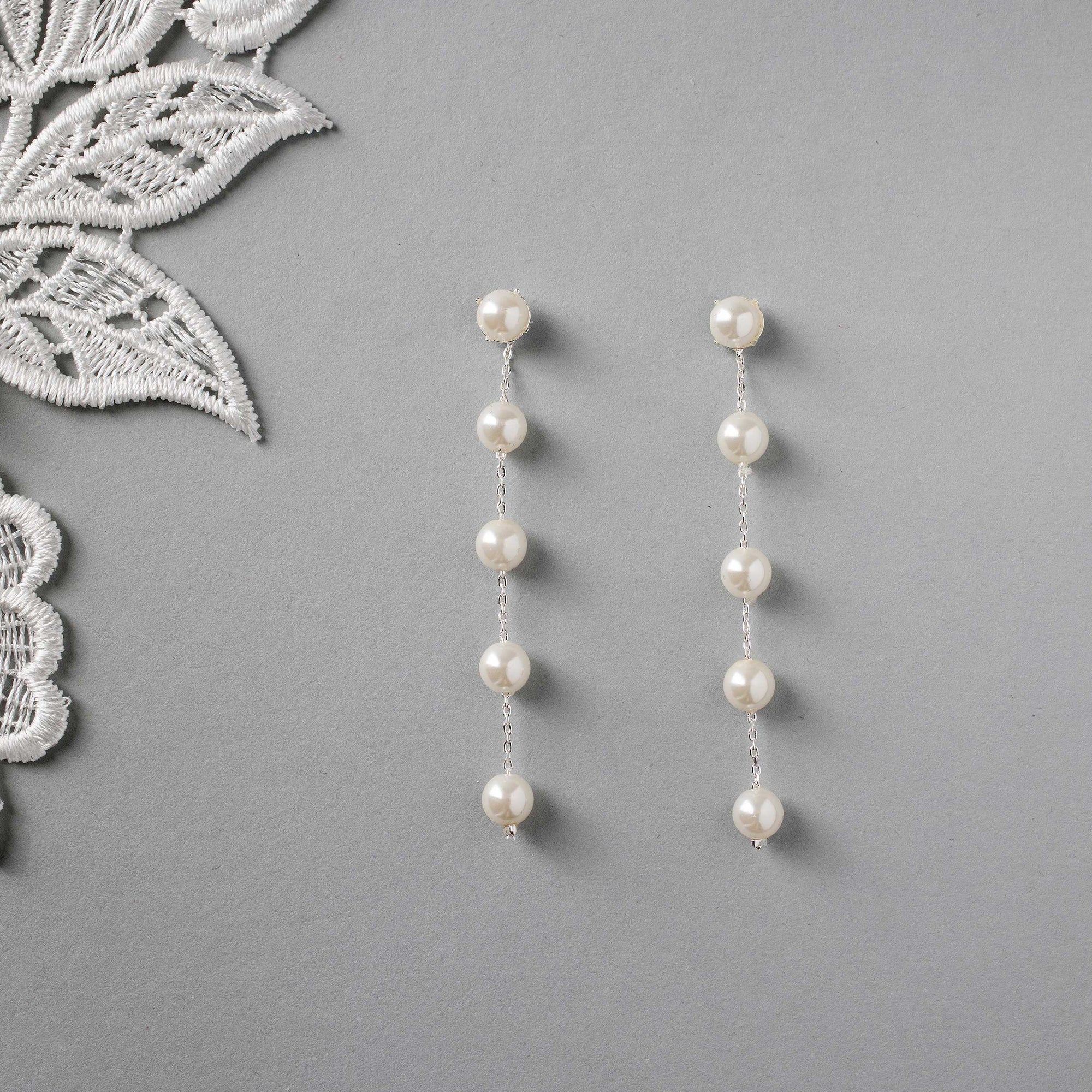 Minimalist Pearl Dangel Earrings