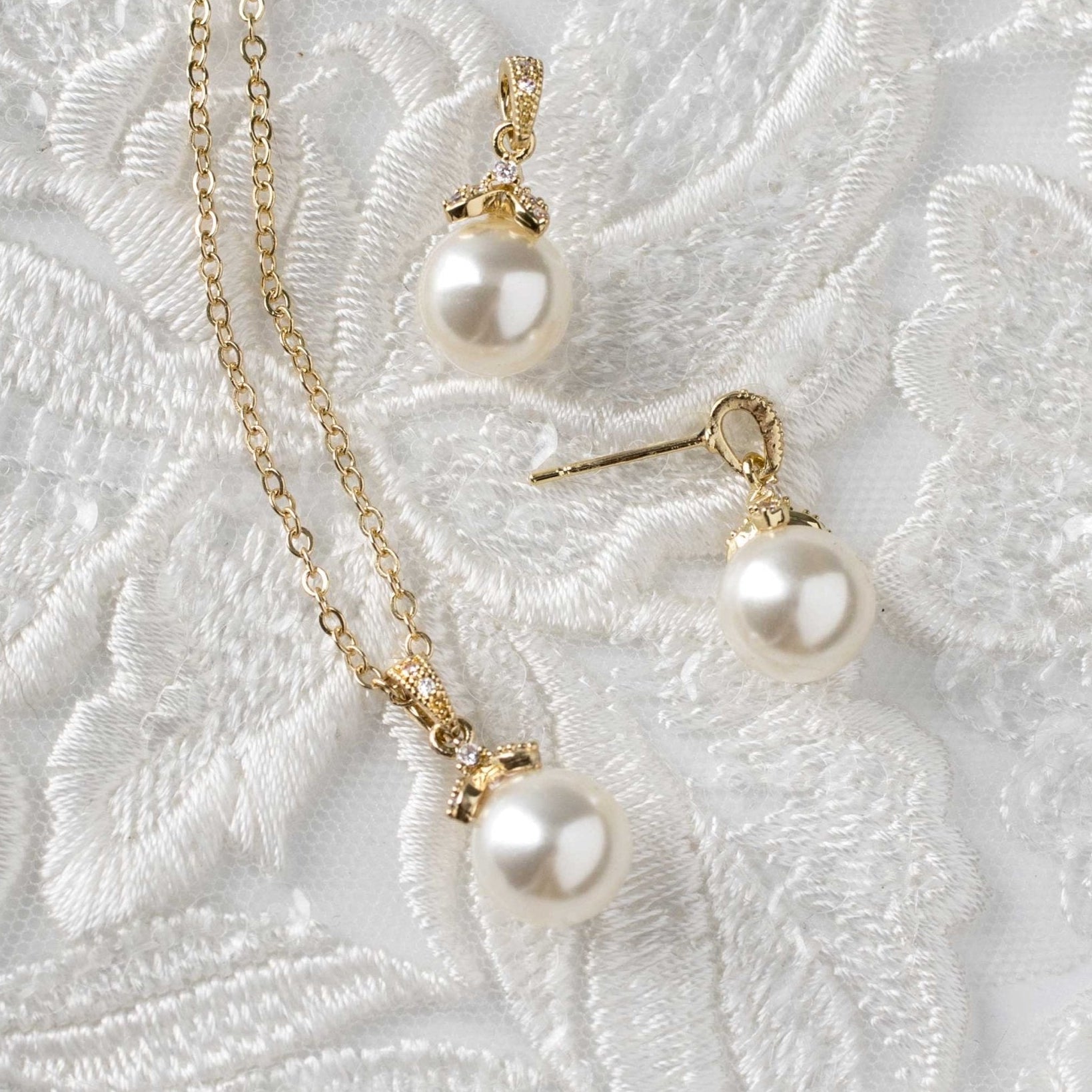 Pearl Pendant Necklace and Earrings Set - Necklace Set - Cassandra Lynne