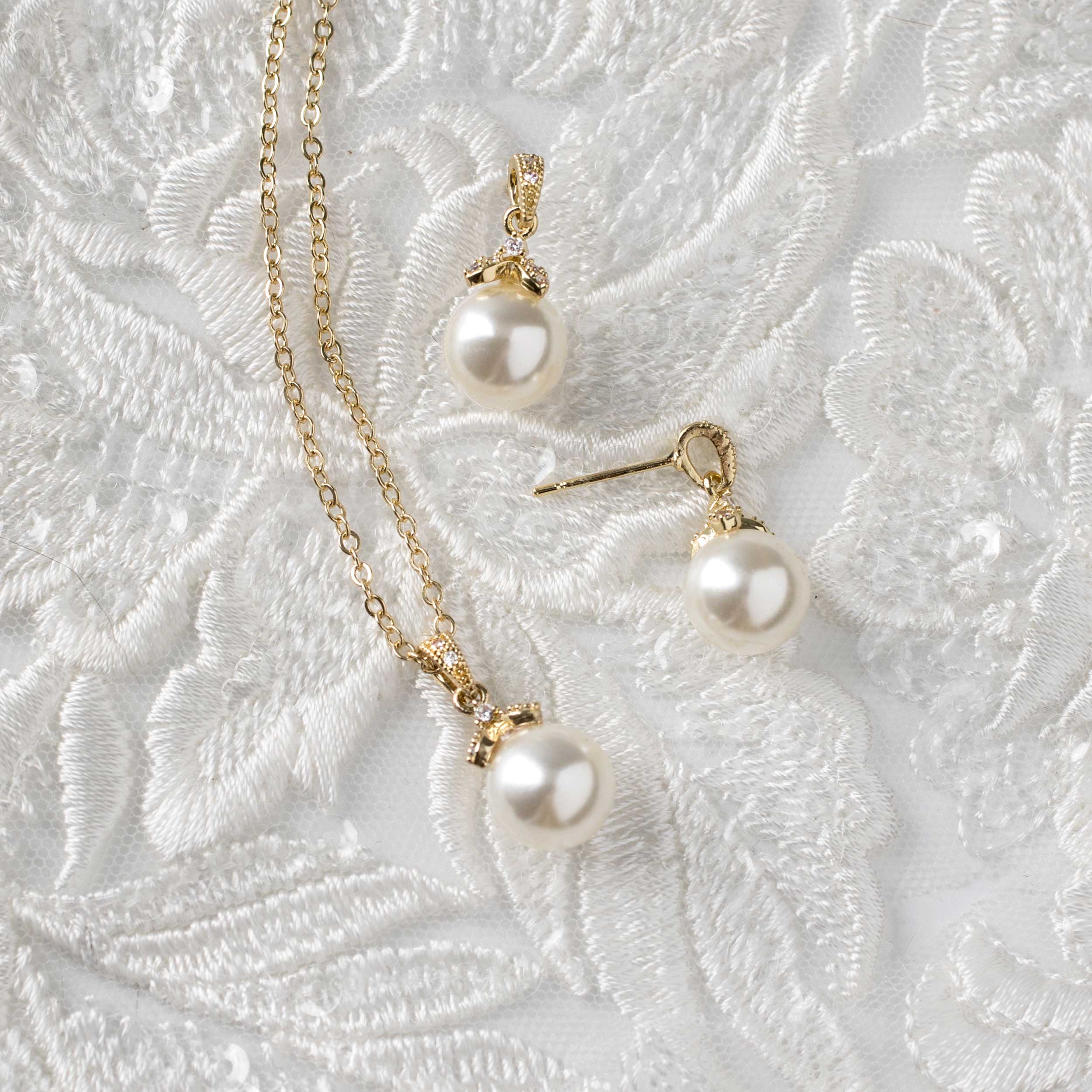 Pearl Pendant Necklace and Earrings Set - Cassandra Lynne