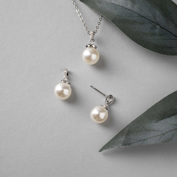 pearl-pendant-necklace-set-in-