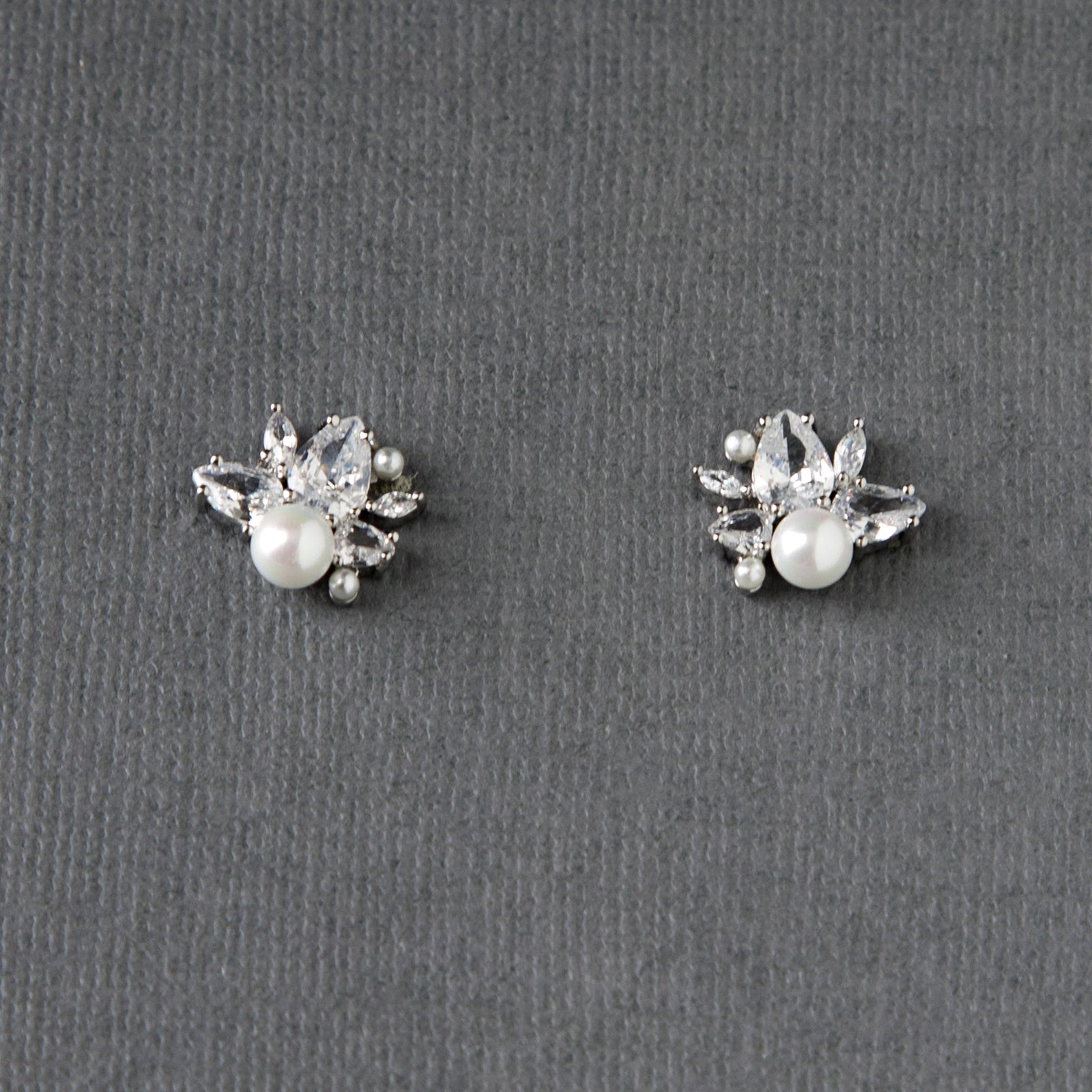 Allereyae Vintage Pearl Dangle Earrings Tiny Crystal Stud Earrings Gold  Pearl Drop Earrings CZ Rhinestone Earrings Jewelry for Women and Girls