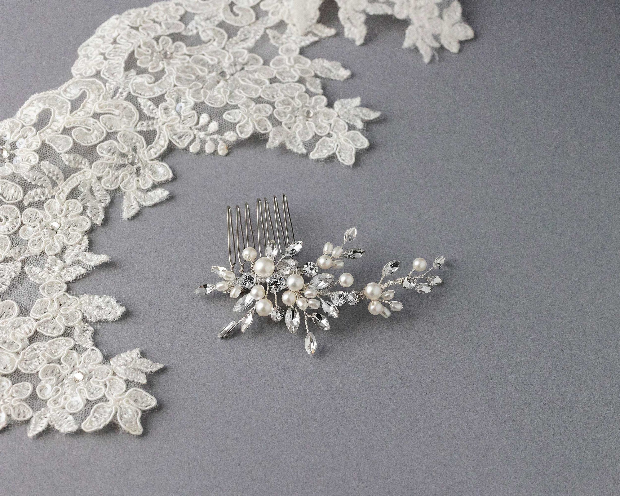 Dainty Wedding Hair Comb with Matte Pearls