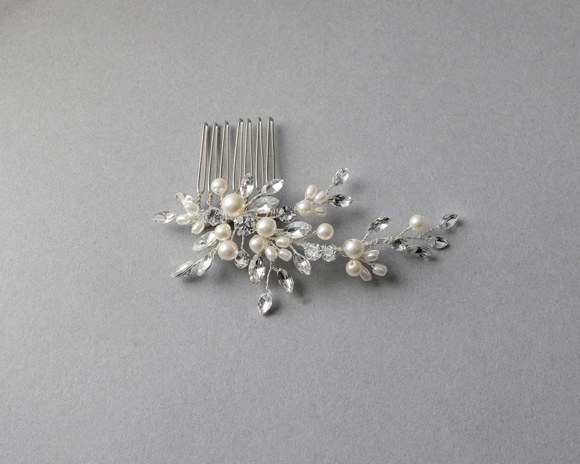 Dainty Wedding Hair Comb with Matte Pearls