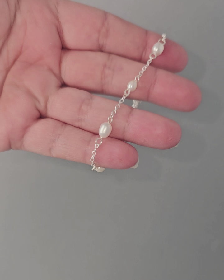 Simple Station Freshwater Pearl Bracelet Silver- Cassandra Lynne