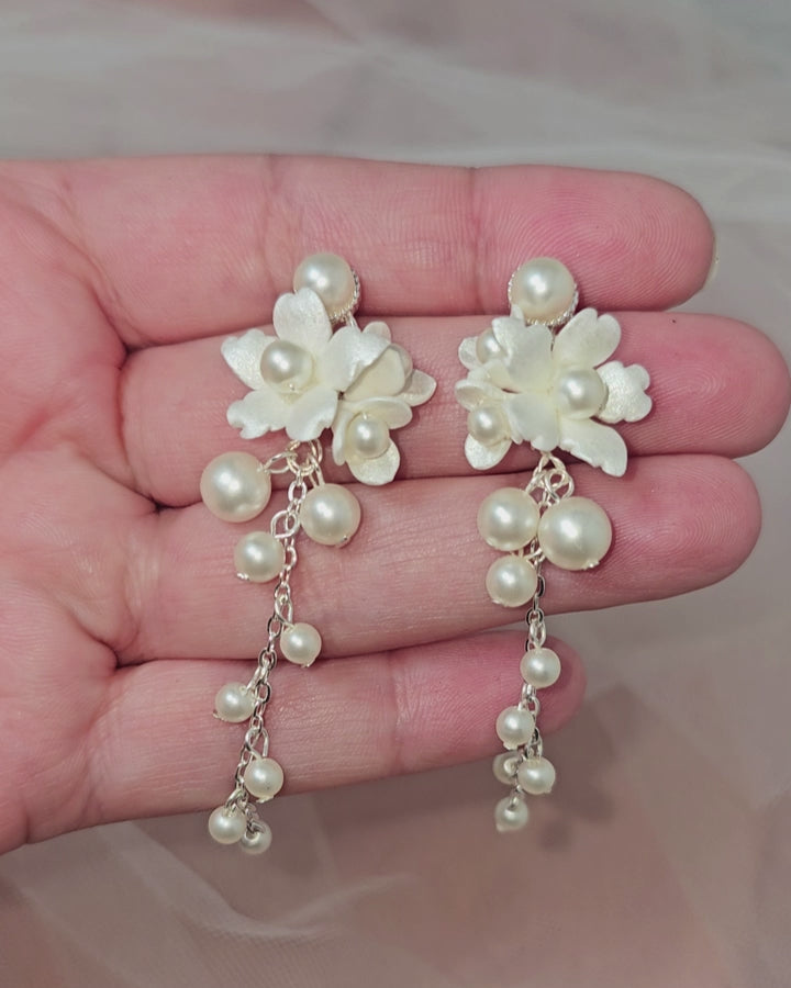 Flower cluster earrings in silver and ivory for the bride - Cassandra Lynne