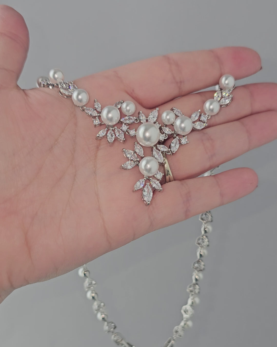 Floral Bridal Necklace Set with Pearls