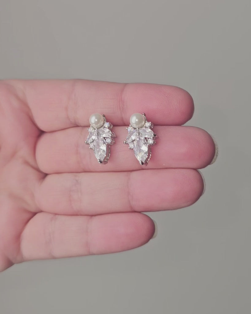 Vintage Inspired Pearl Bridal Necklace and Earrings