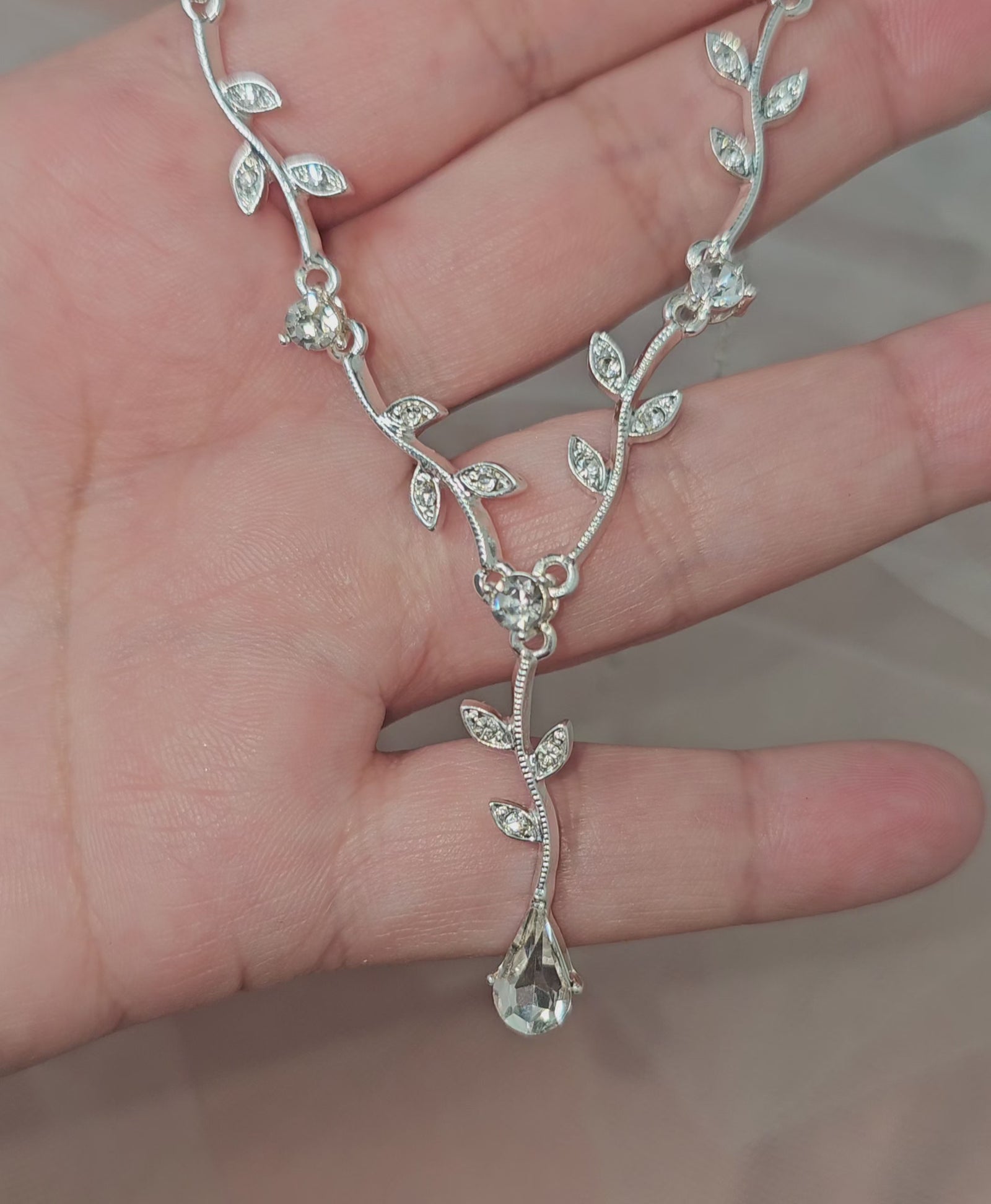 Simple Crystal Vine Necklace Set