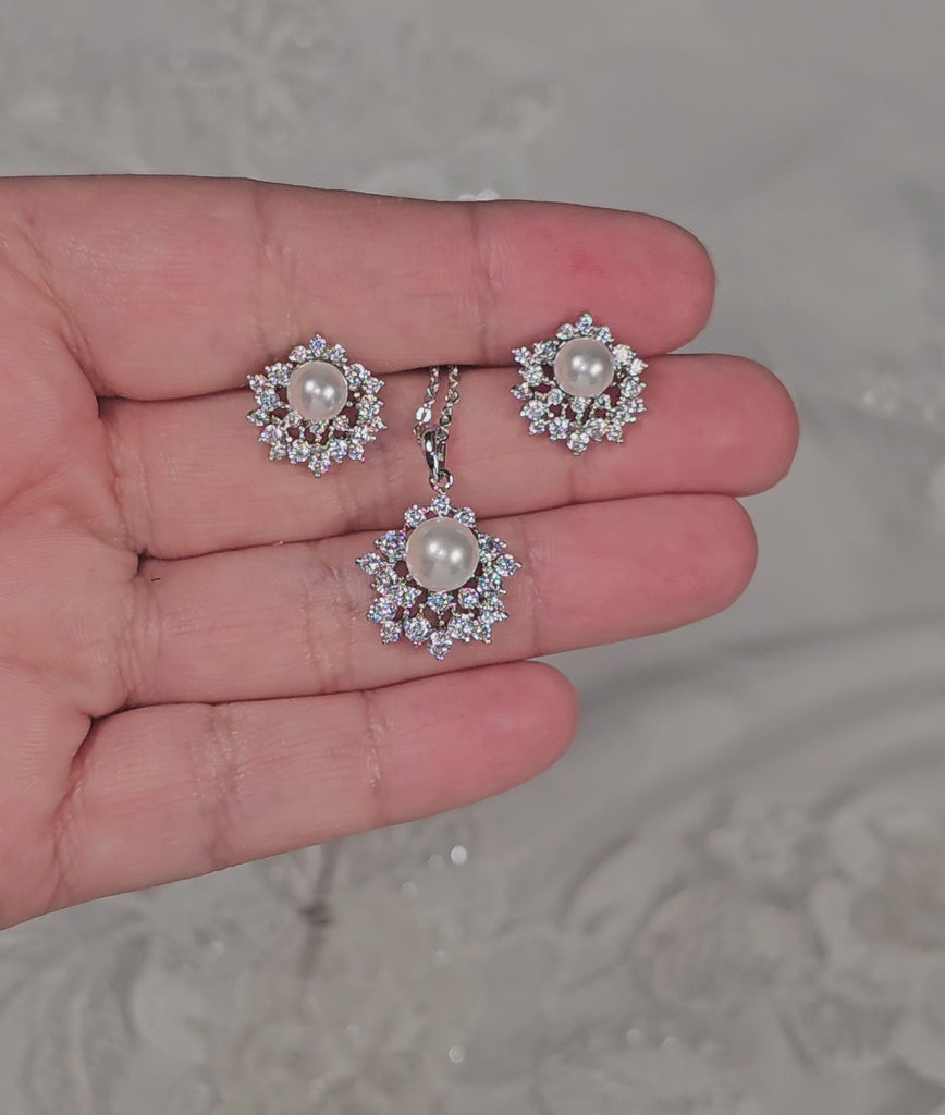 Silver wedding jewelry with ivory pearls
