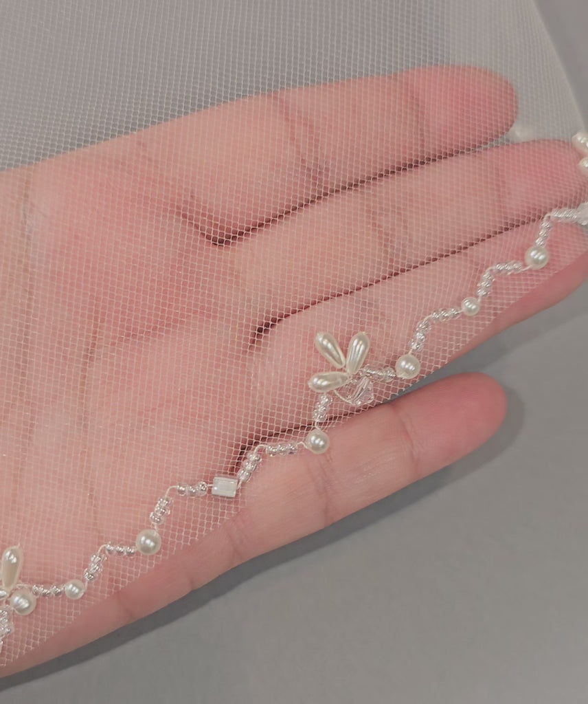 Zig Zag and Teardrop Pearls Wedding Veil Detail