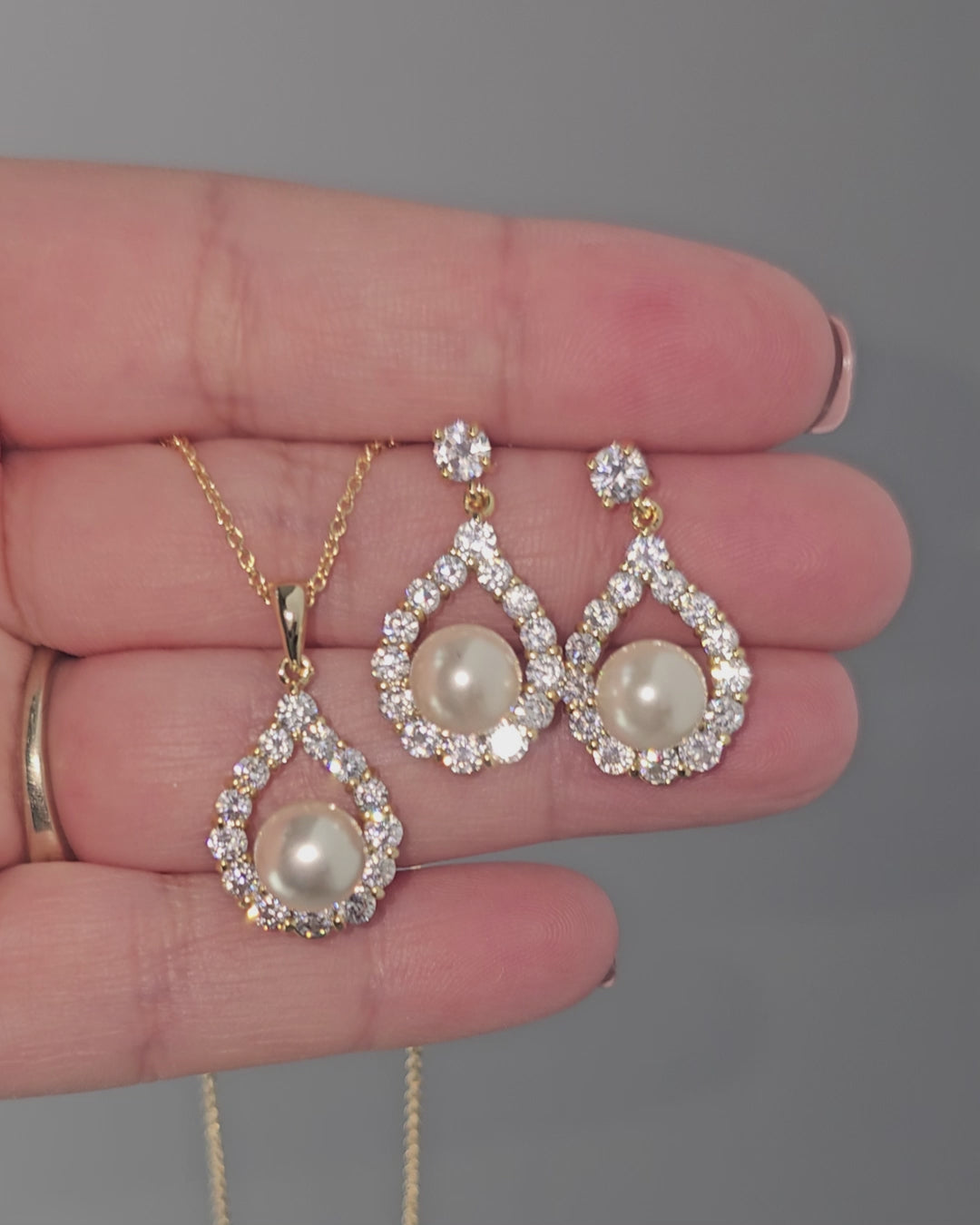 Wedding Jewelry Set of Pearl Drops Necklace