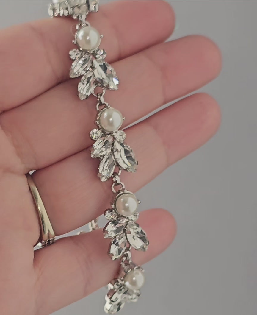bracelet in antique silver with ivory pearls