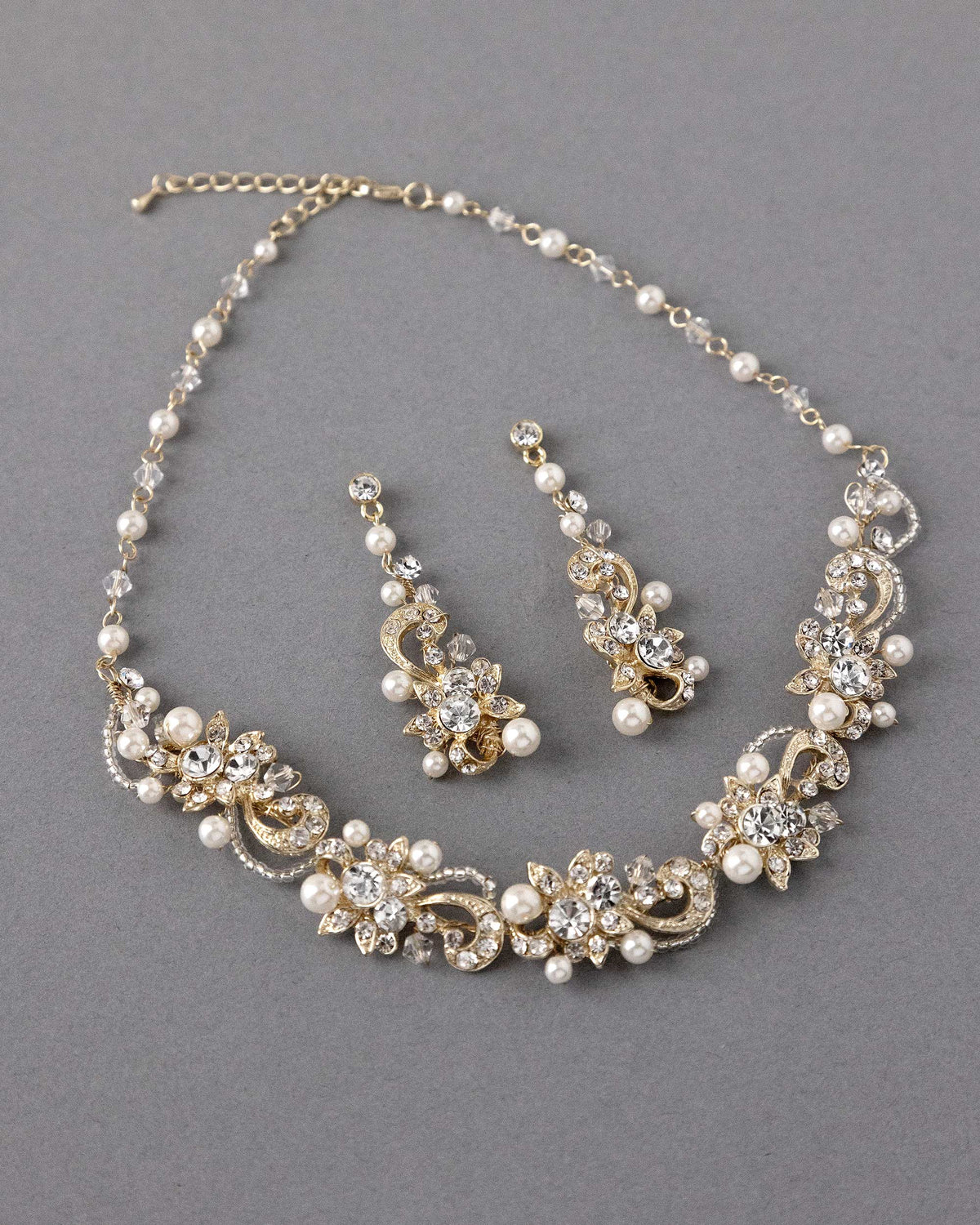 Gold Necklace Set for the Bride with Pearls