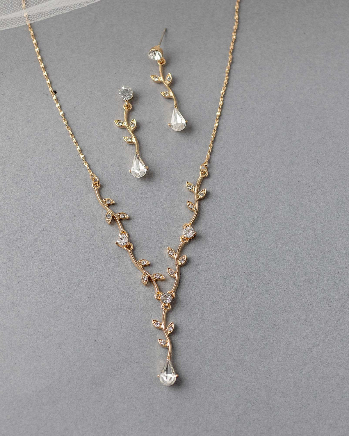 Simple Crystal Vine Necklace Set