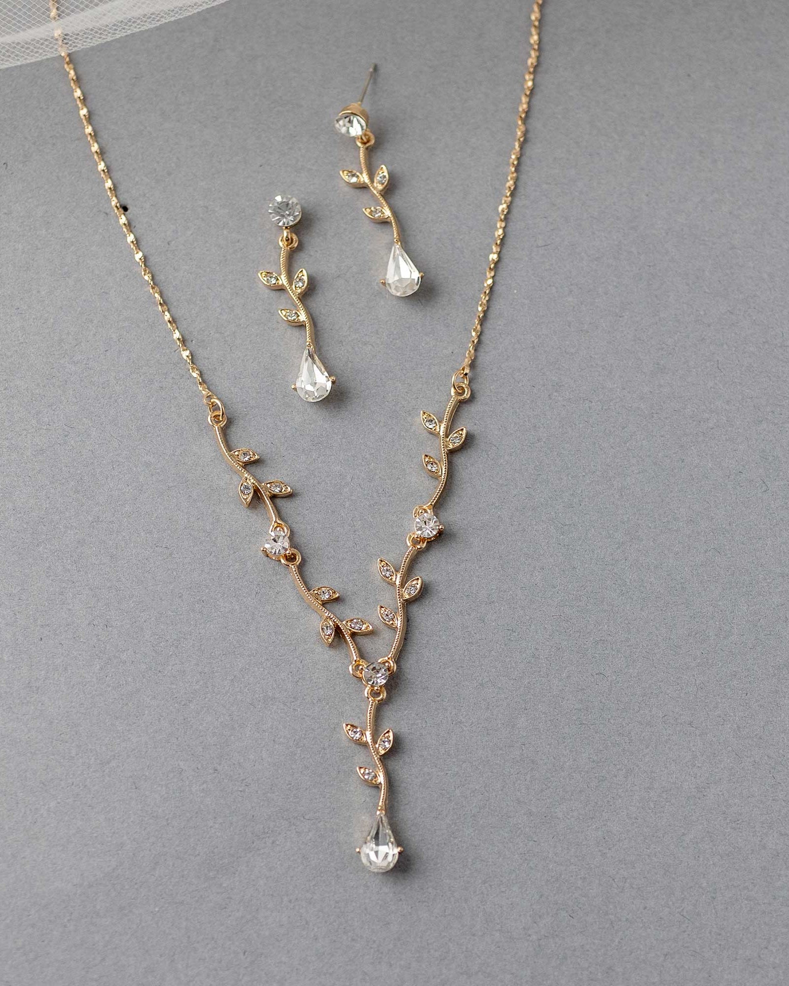 Simple Crystal Vine Necklace Set