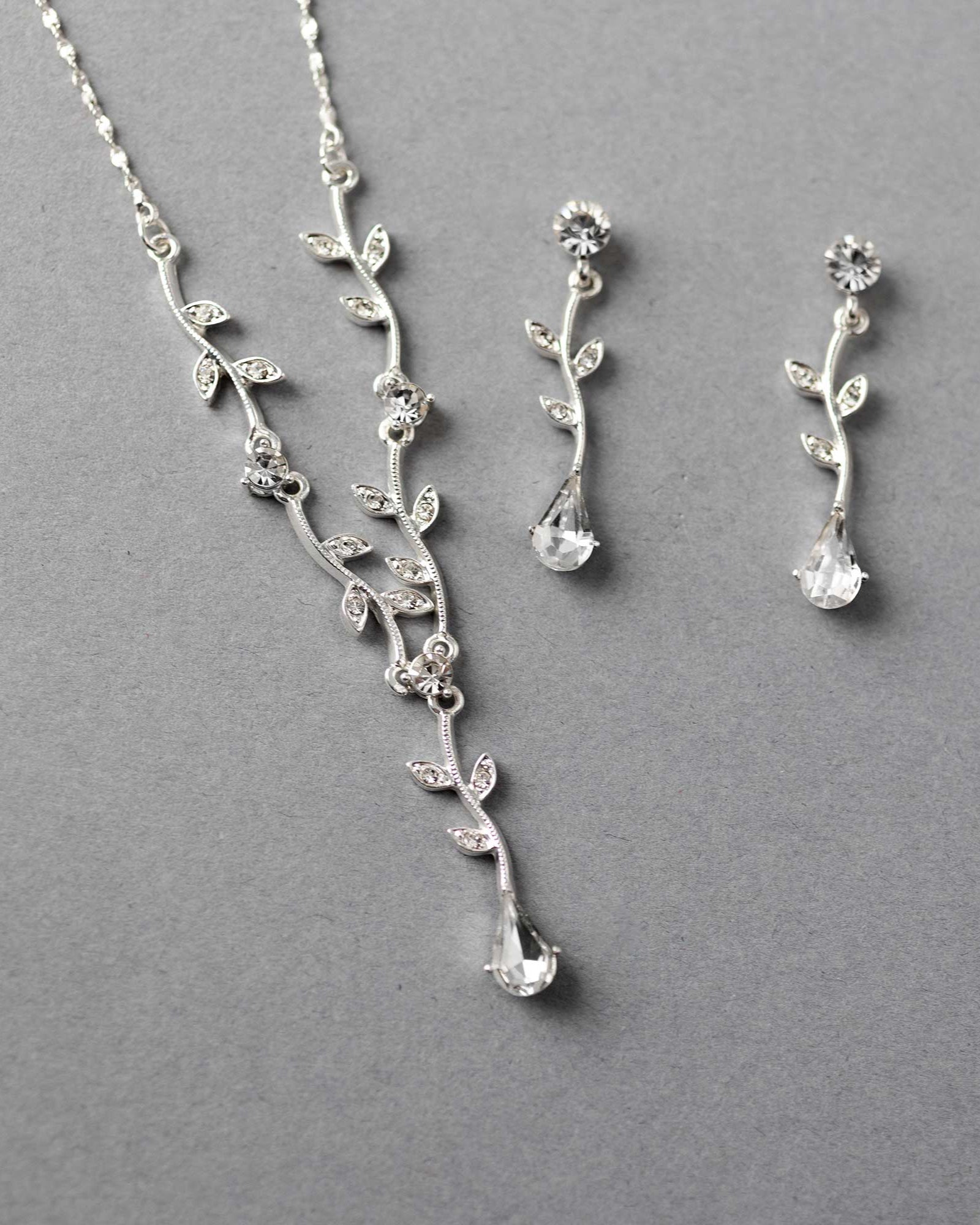 Simple Crystal Vine Necklace Set