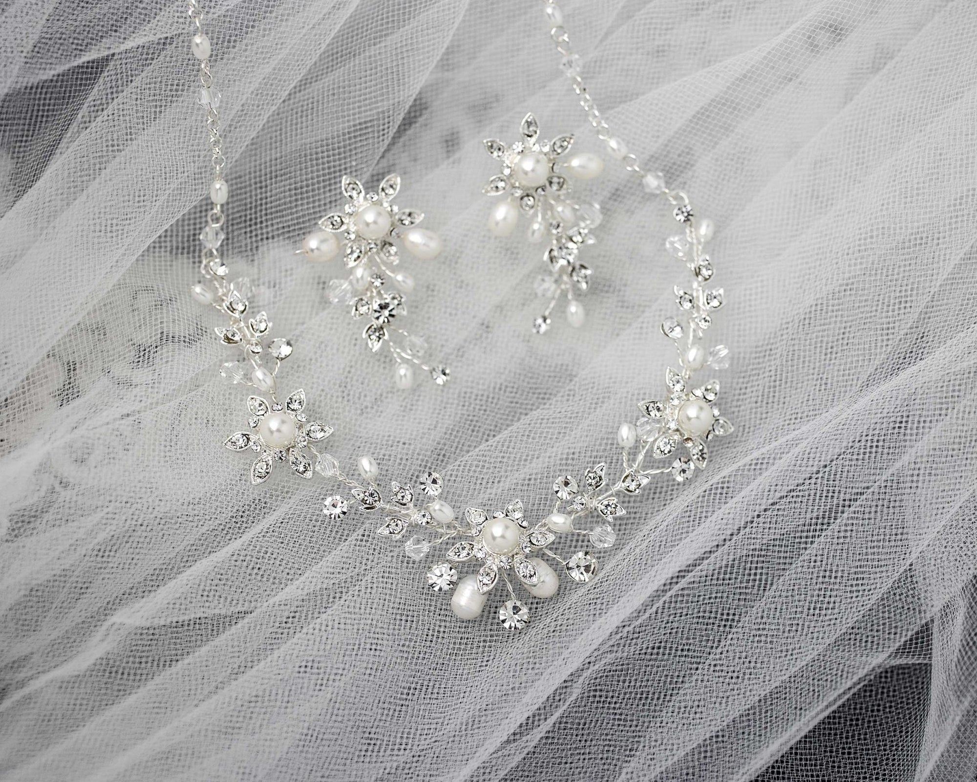 Star Flower Dainty Necklace Set with Pearls - Necklace Set - Cassandra Lynne