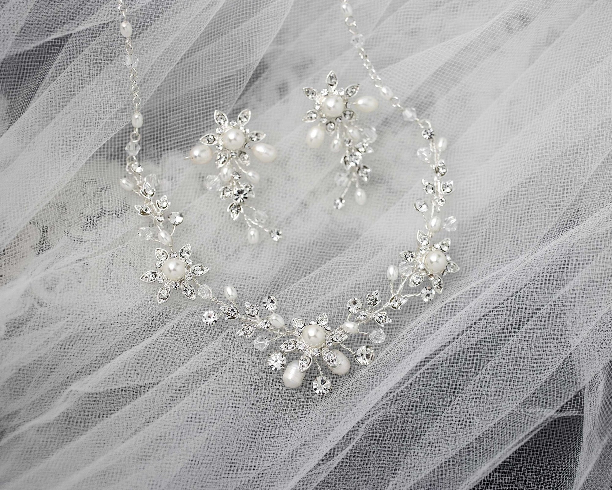 Star Flower Dainty Necklace Set with Pearls - Necklace Set - Cassandra Lynne