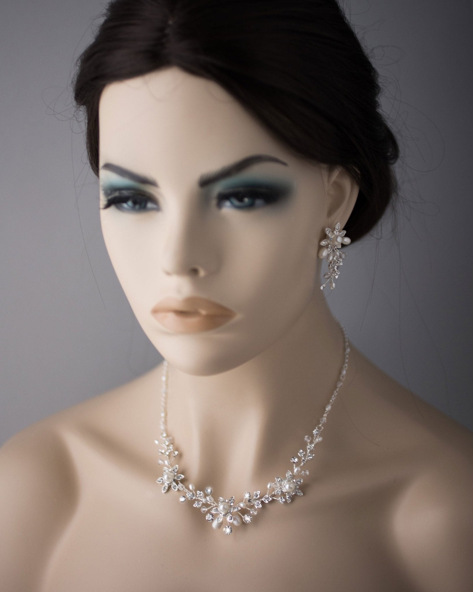 Star Flower Dainty Necklace Set with Pearls - Necklace Set - Cassandra Lynne