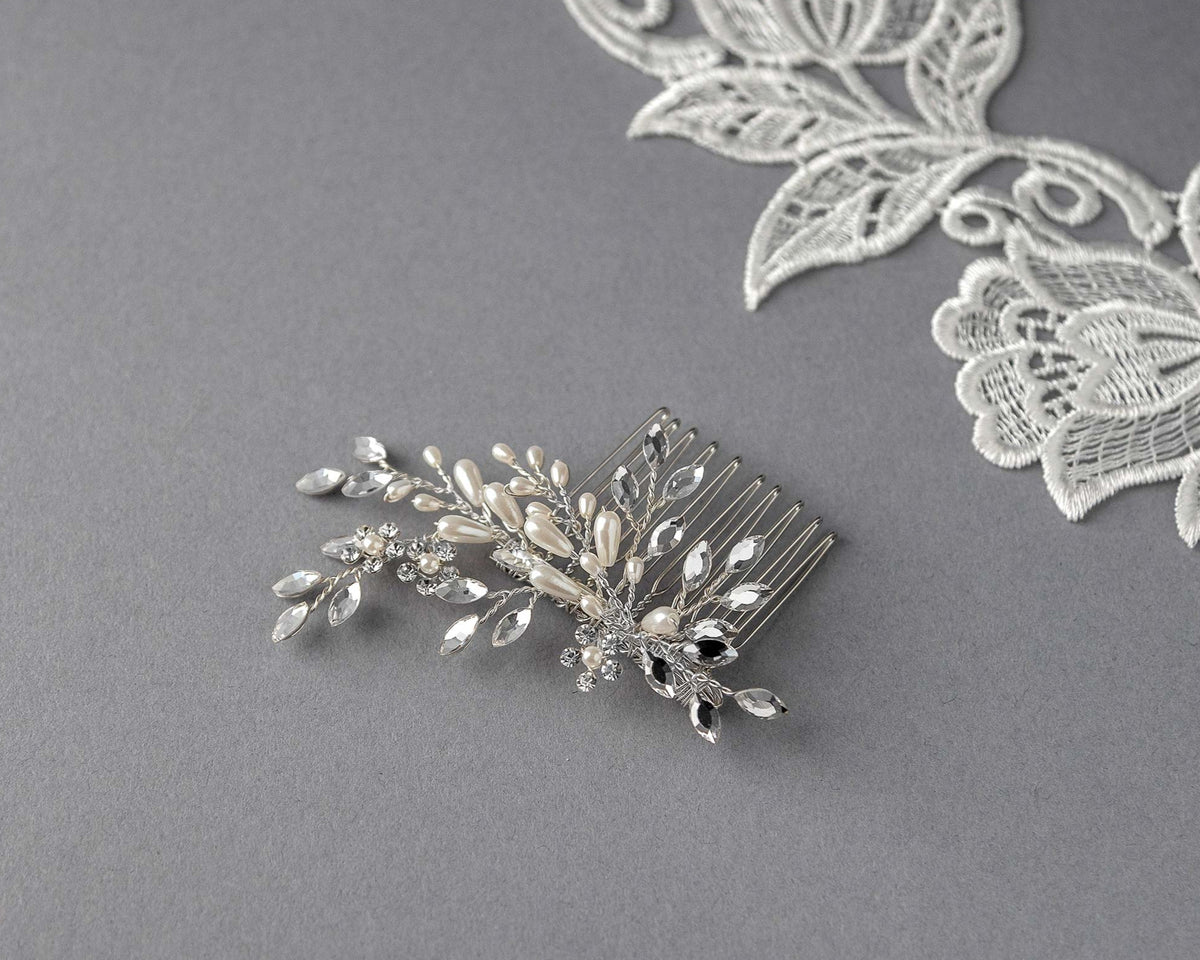 Teardrop pearl wedding hair comb in silver
