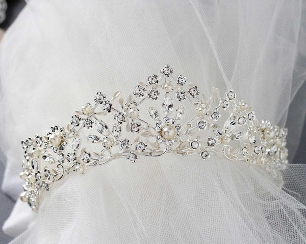Pearl Flowers Vine Tiara