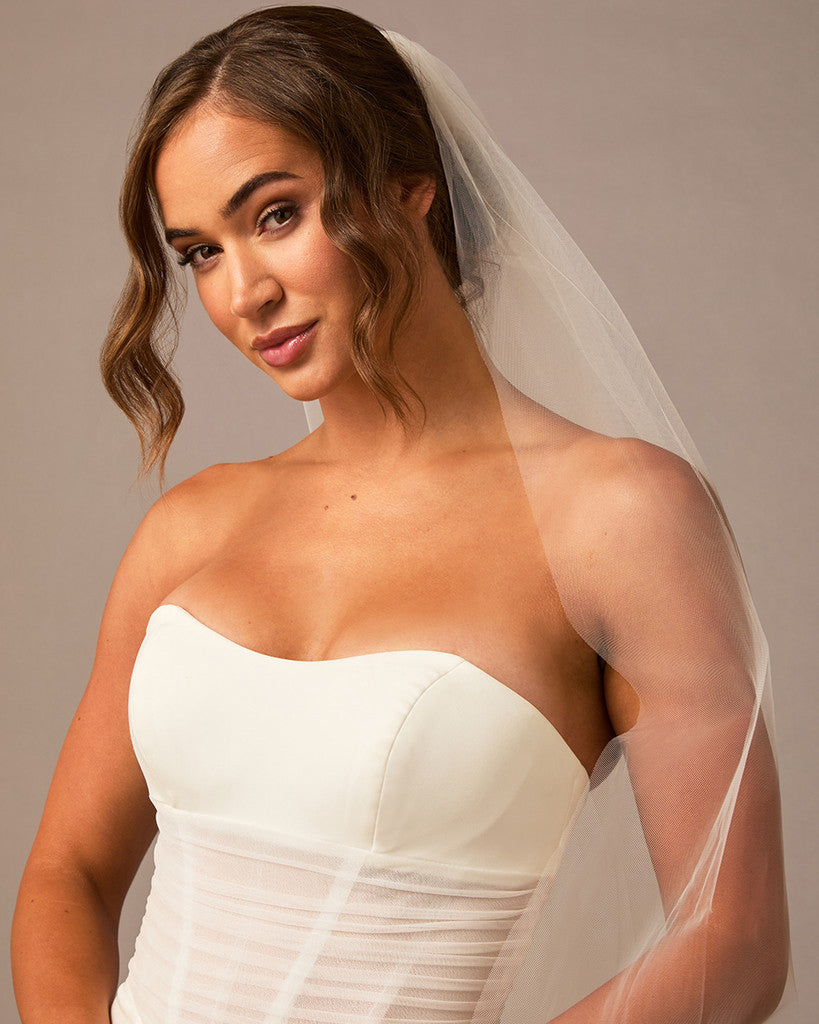 A close up the top portion of the veil