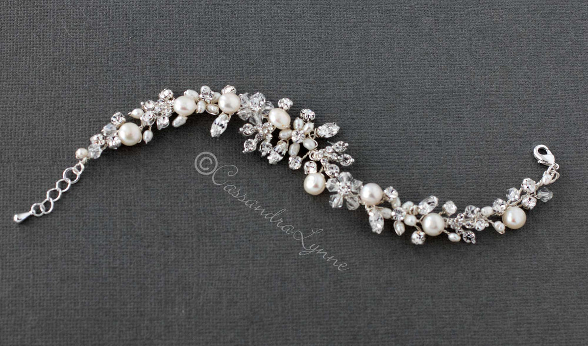 Bracelet with Freshwater Pearls and Crystals