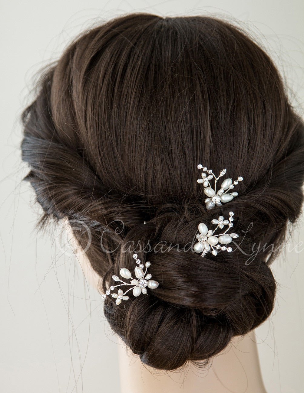 Bridal Hair Pin with an Ivory Pearl Flower