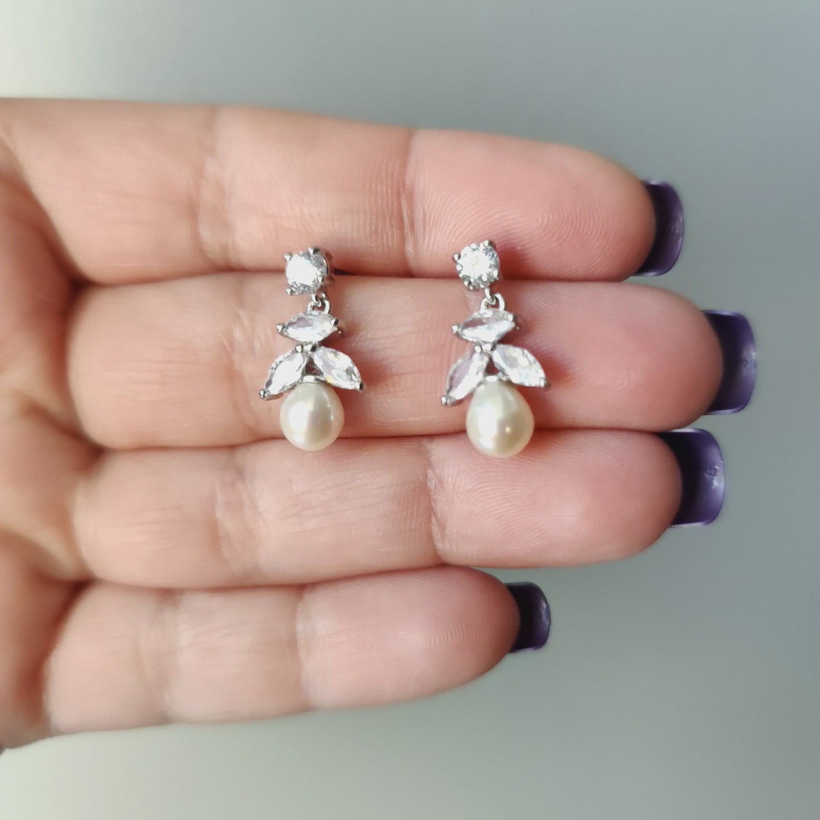 【LAZY DAWN】pearl x cubic earring E024〜ピアス★2021SS Pearl Cluster with Large Pearl Drop Earrings - EJ2284 – Jane