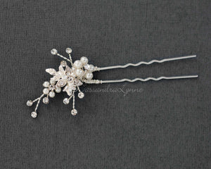 Delicate Bridal Hair Pin with Pearls