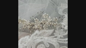 Delicate Wedding Hair Comb with Pearls