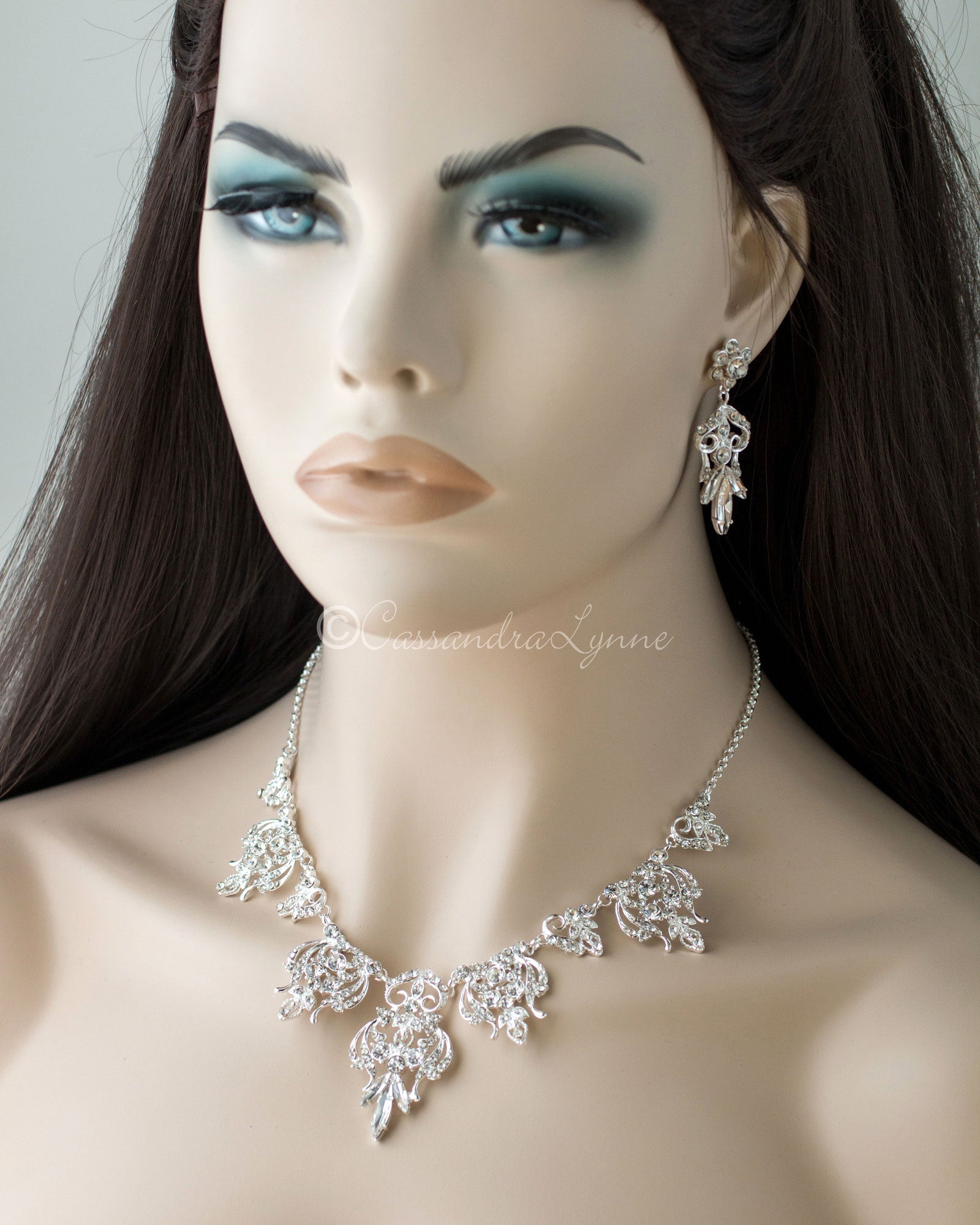 Exquisite Diamond and Flower Necklace - Bridal Jewelry - PinkOrchidFashion